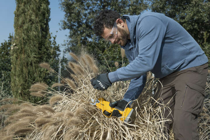 STIGA Akku-Astschere und Säge SC 100e Kit